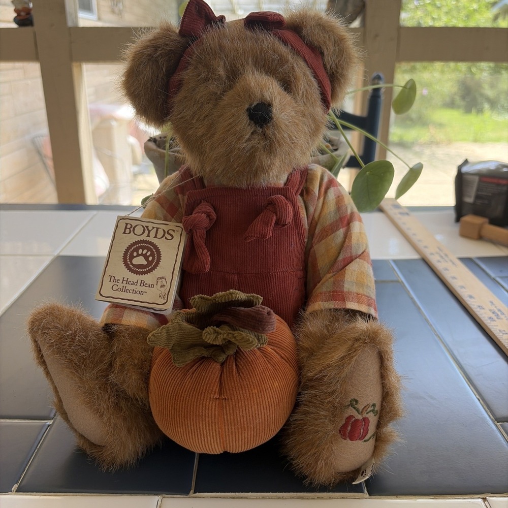 Boyd's Bears "Penelope P. Punkinbeary "  Head Bean Collection 14" Plush NEW (E3)